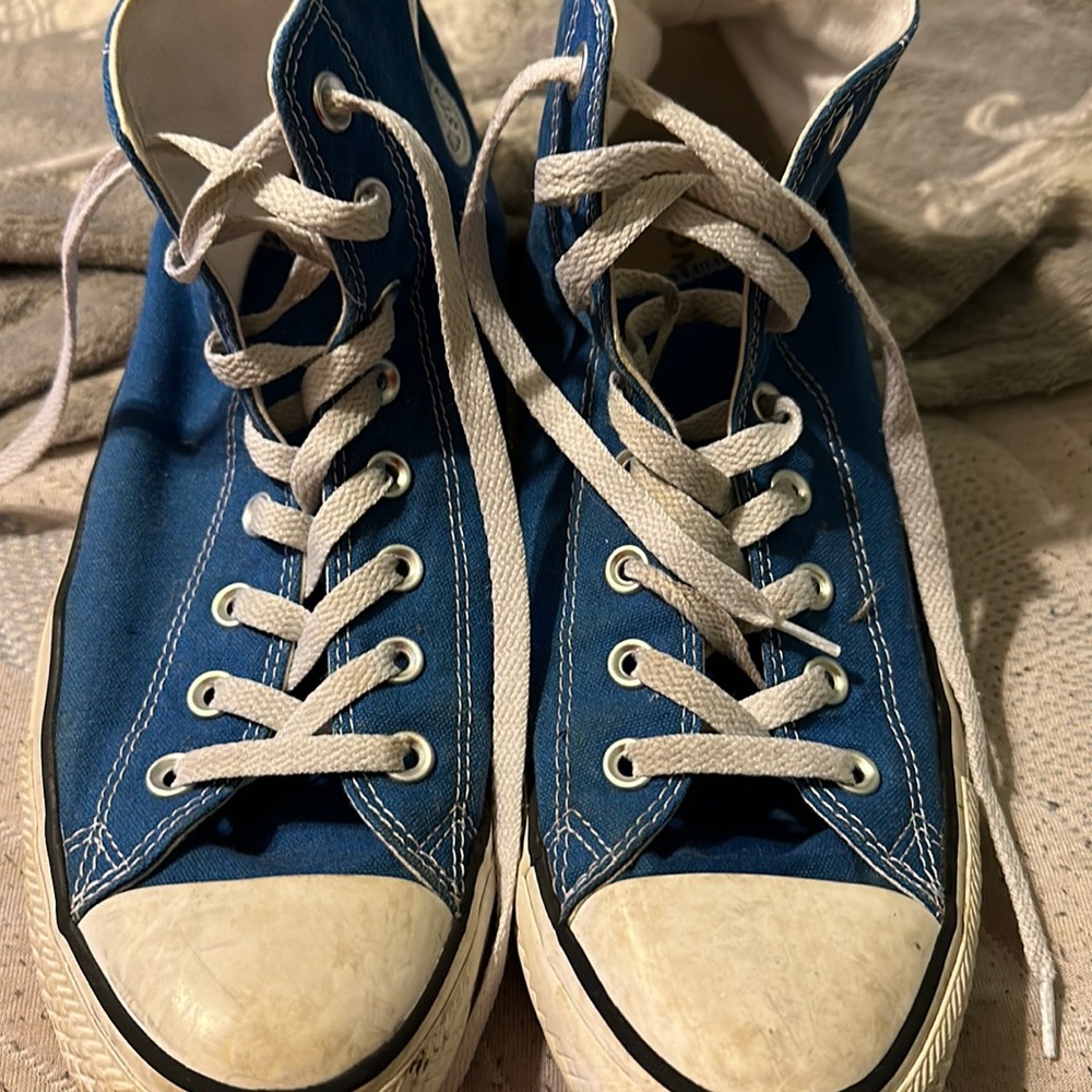 Blue converses